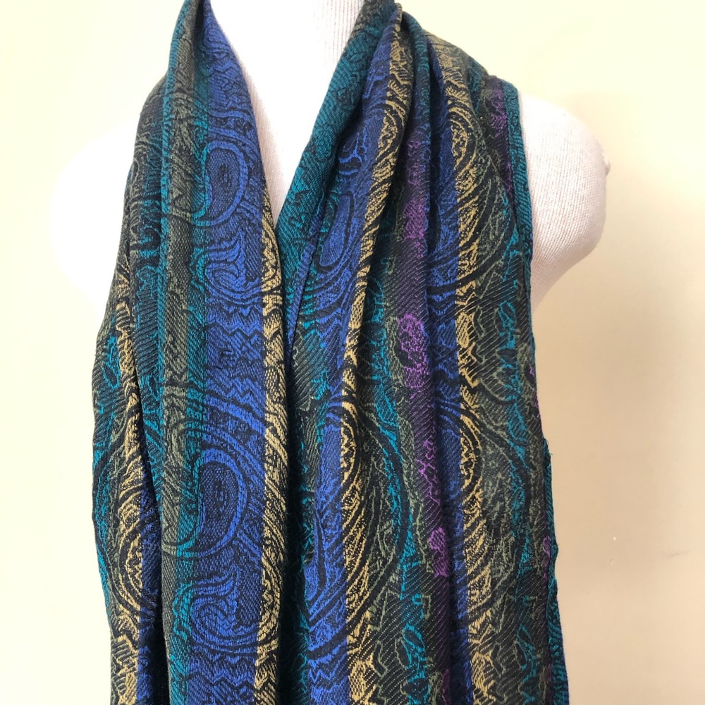 Scarf - Picture 3 of 4